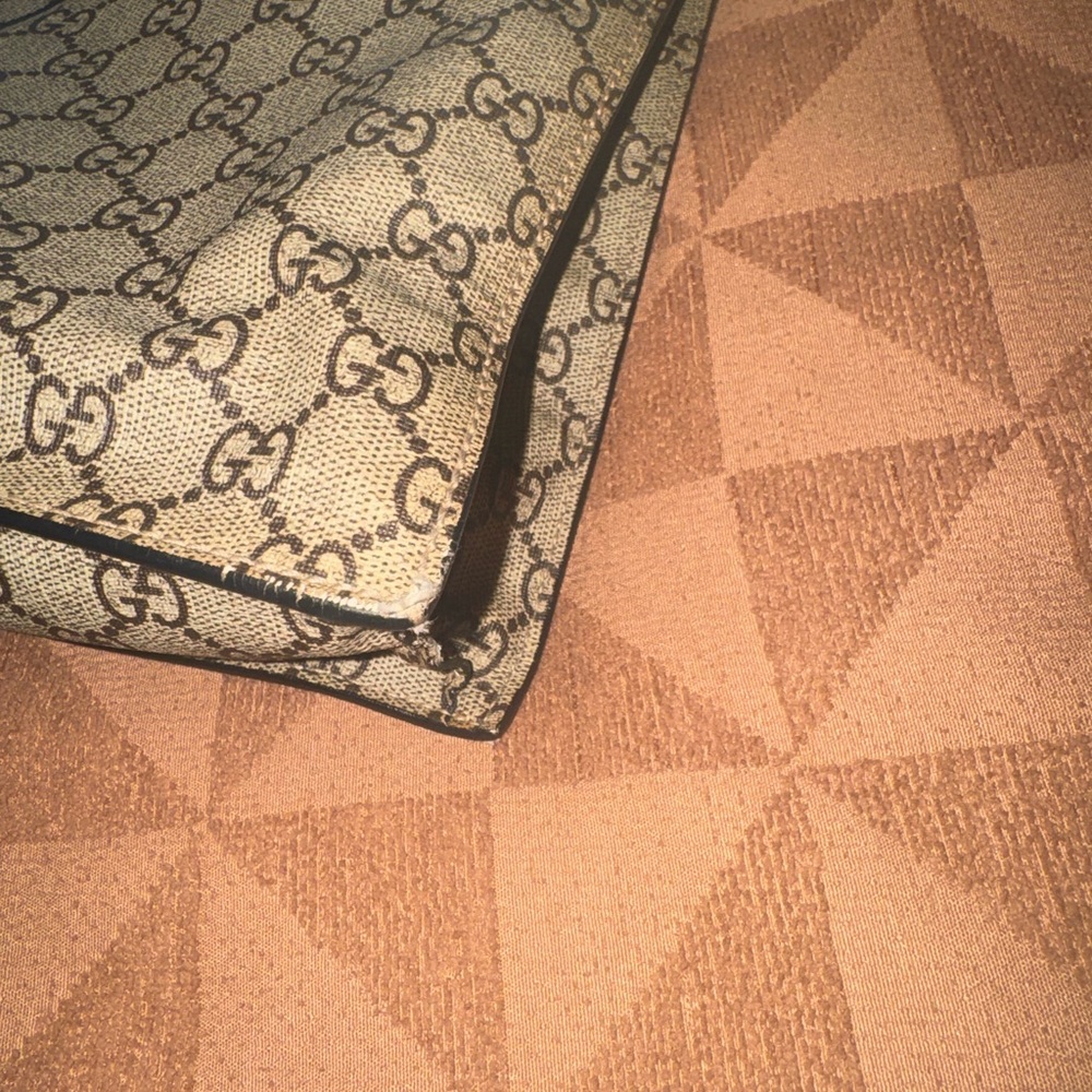 Gucci Beige Bee Print Tote Bag - Blind for Love - Picture 11 of 14